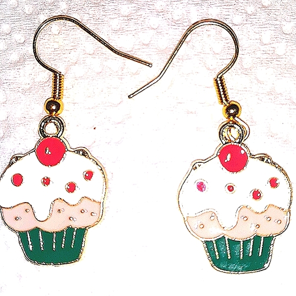 Beautiful Cupcake Necklace Ladies Kids Jewelry NEW Handcr… - Picture 4 of 10
